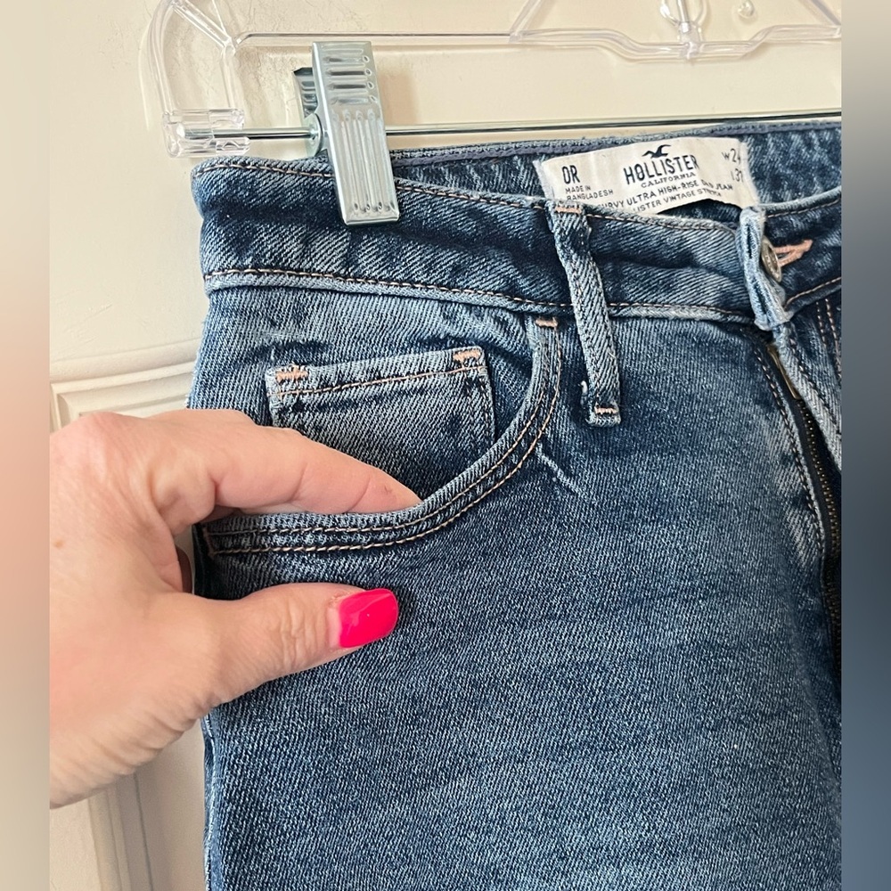 Hollister Vintage Stretch Distressed Curvy High-Rise Dad Jeans Women’s Size 0 - Picture 3 of 14